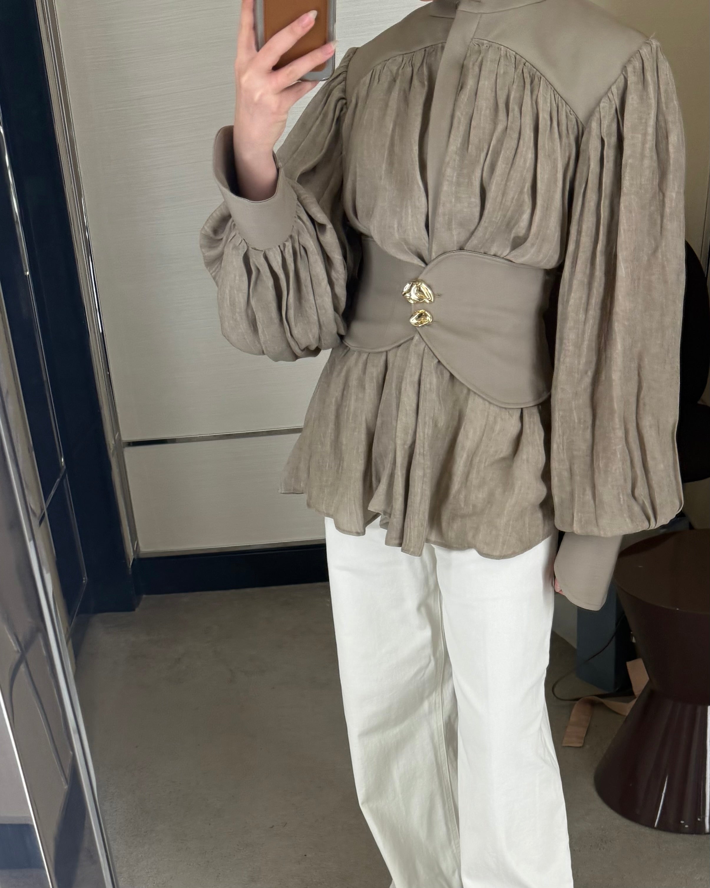 Puff sleeves shirt